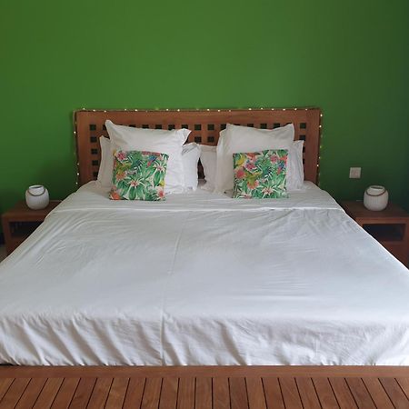 Chez Blandine Et Sylvain Bed & Breakfast Cascavelle Exterior foto